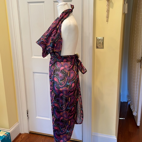 Sarong - Picture 7 of 8